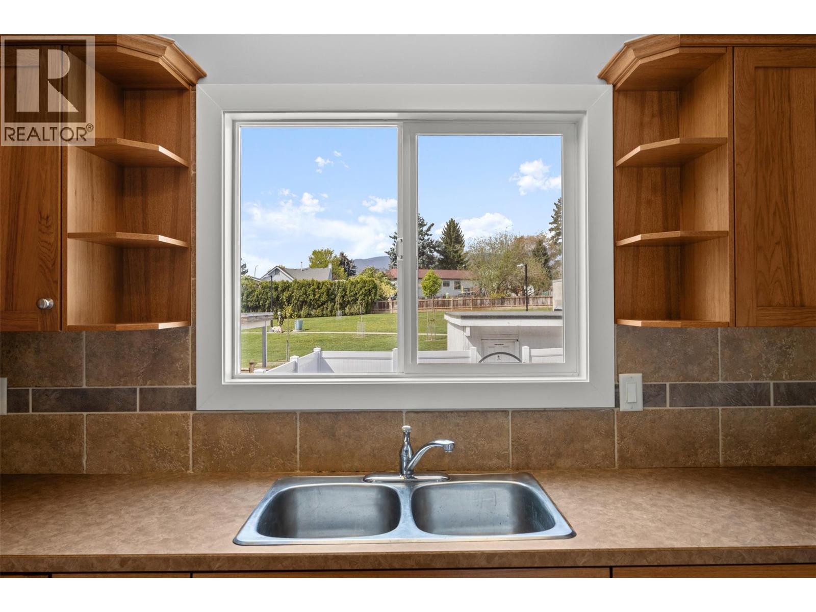 1024 Glenmore Drive, Kelowna, British Columbia  V1Y 4P2 - Photo 8 - 10384475