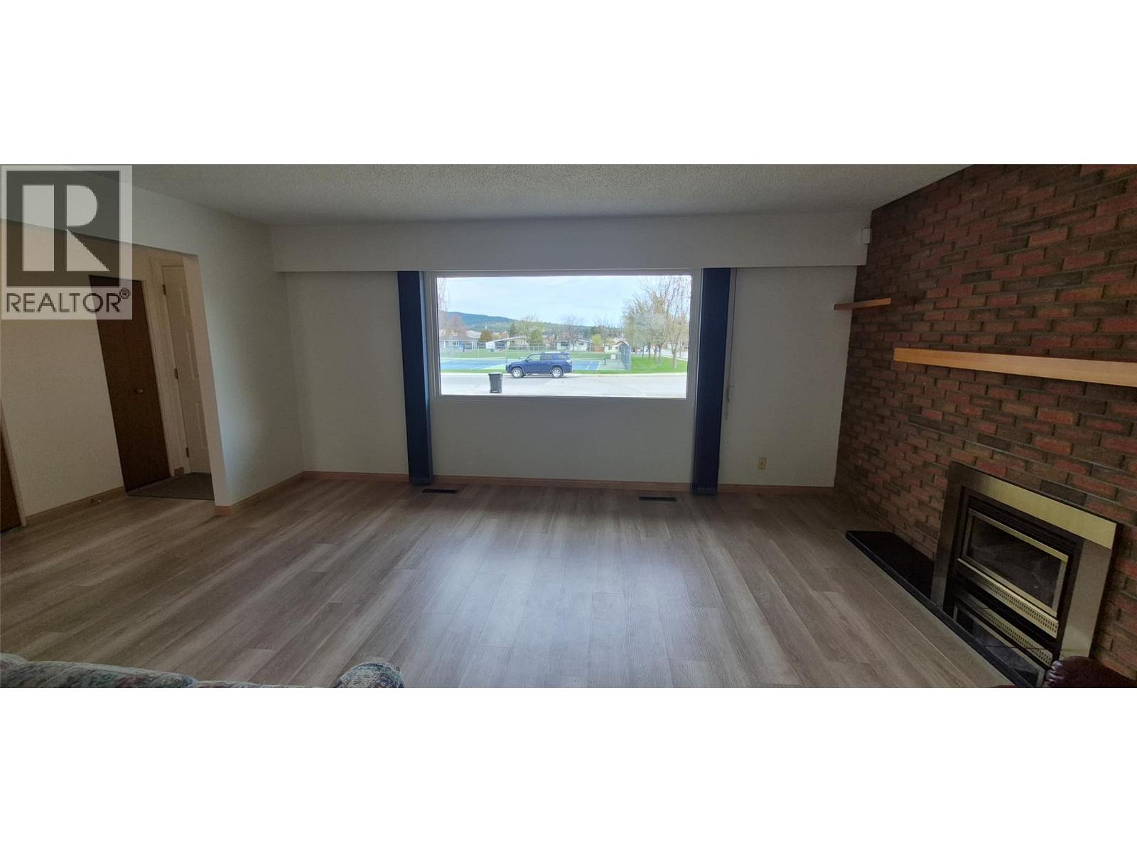 523 8th Street S, Cranbrook, British Columbia  V1C 1P3 - Photo 5 - 10384615