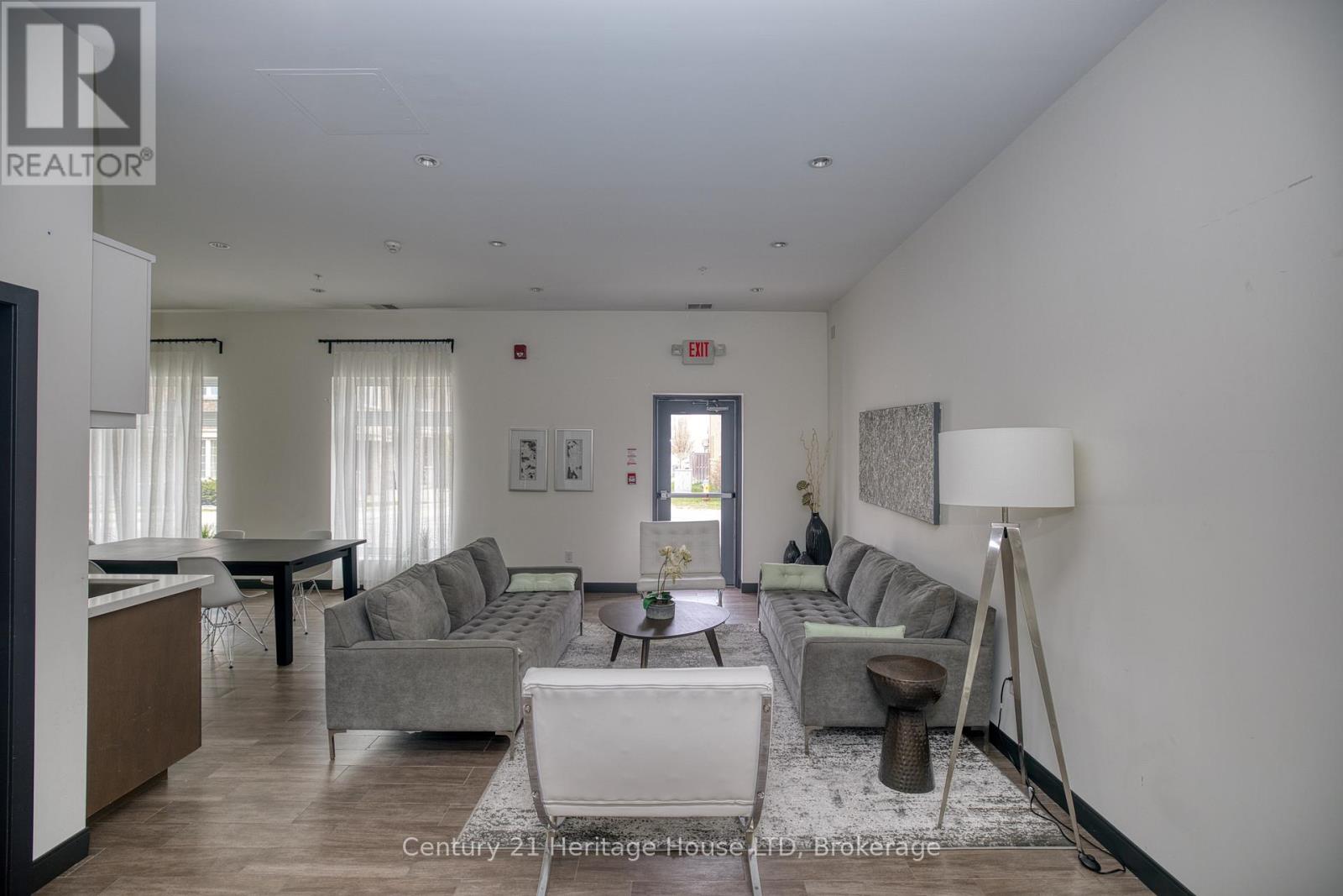 402 - 520 North Service Road, Grimsby, Ontario  L3M 0C9 - Photo 25 - X13037004