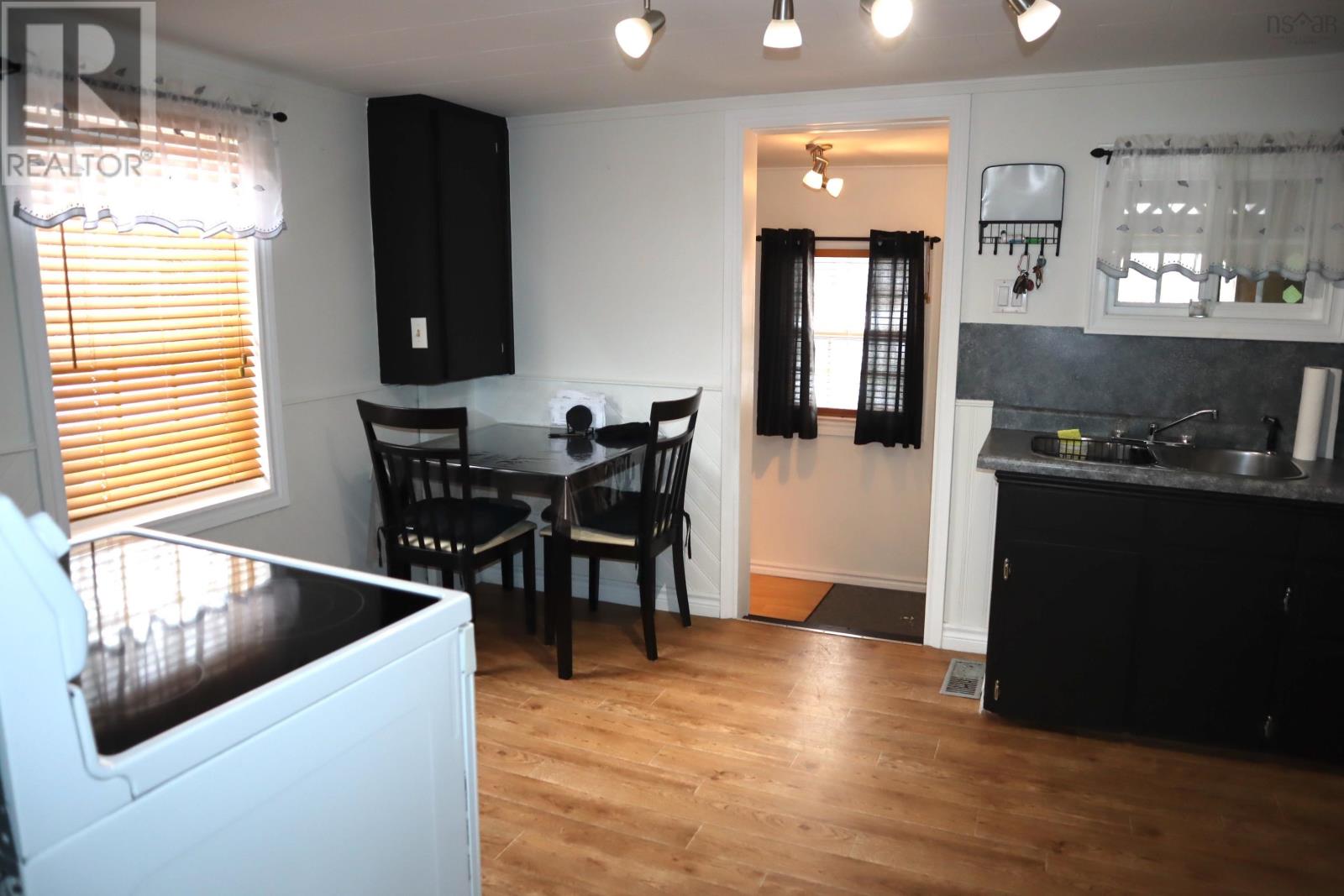 65 Town Lake Road, Liverpool, Nova Scotia  B0T 1K0 - Photo 5 - 202604366