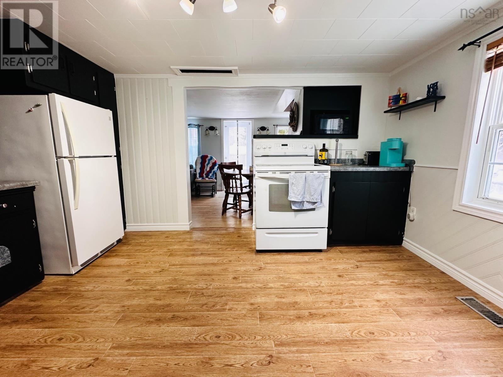 65 Town Lake Road, Liverpool, Nova Scotia  B0T 1K0 - Photo 4 - 202604366