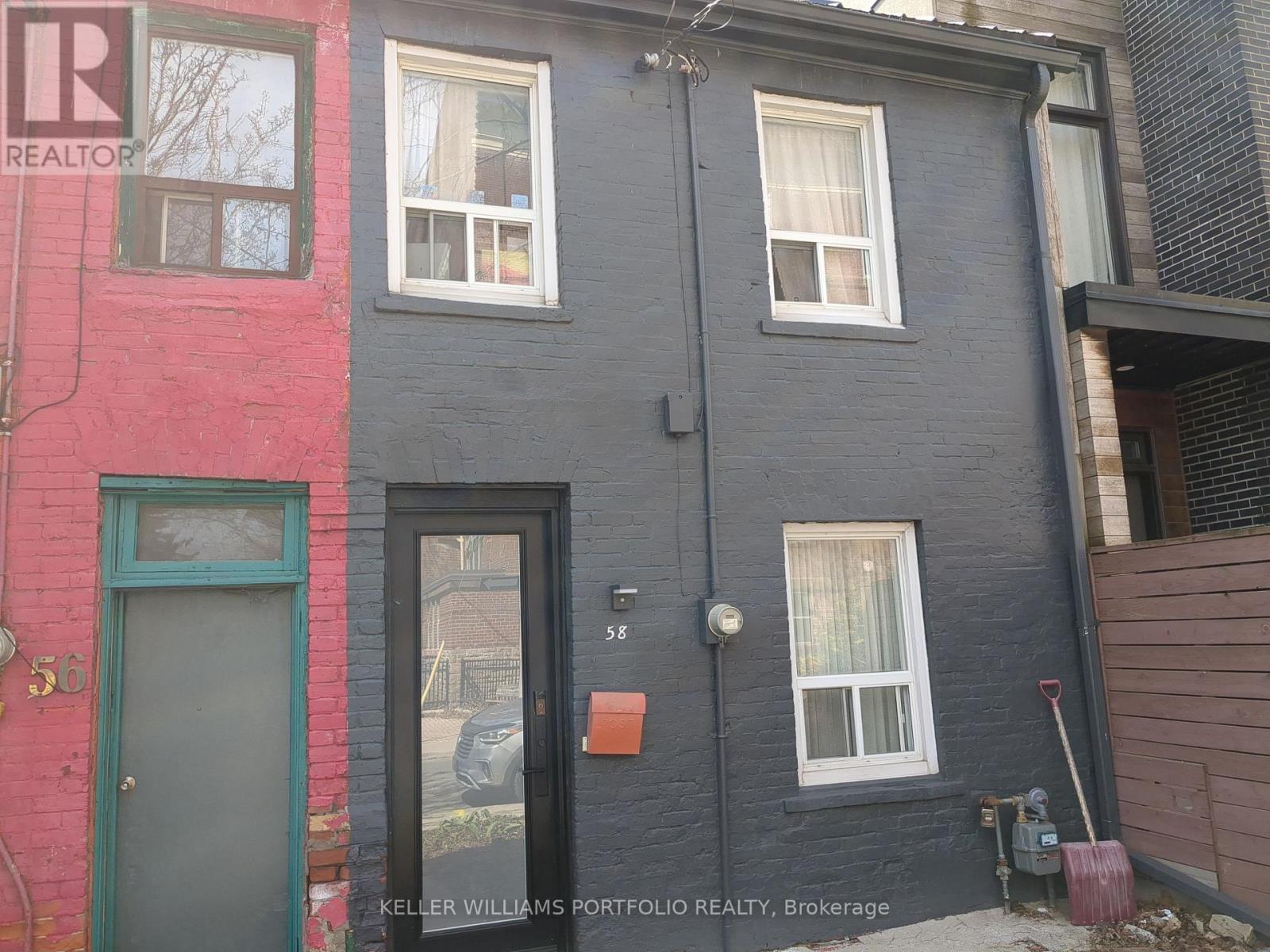 58 MANNING AVENUE, Toronto, Ontario