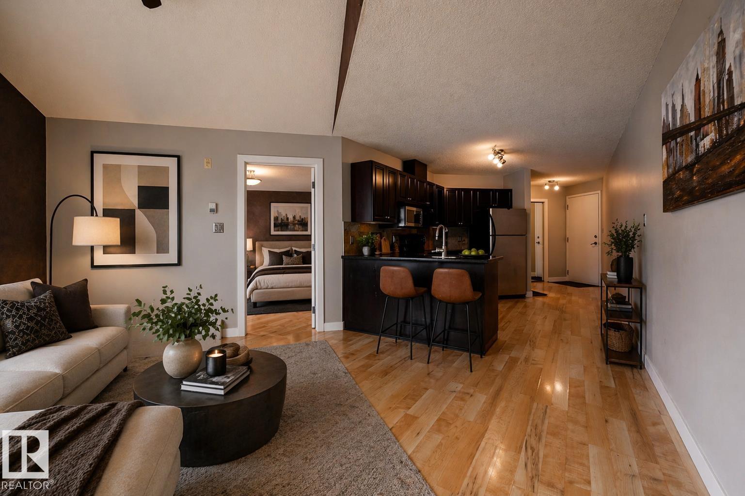 #304 9336 Jasper Av NW, Edmonton, Alberta  T5H 3T5 - Photo 1 - E4474062