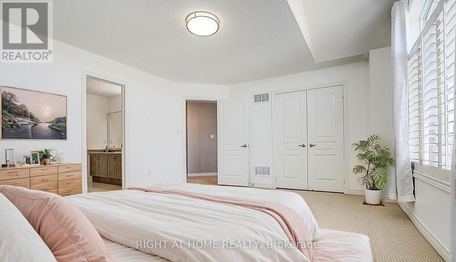 1209 Mctavish Drive, Newmarket, Ontario  L3X 0A9 - Photo 25 - N12898386