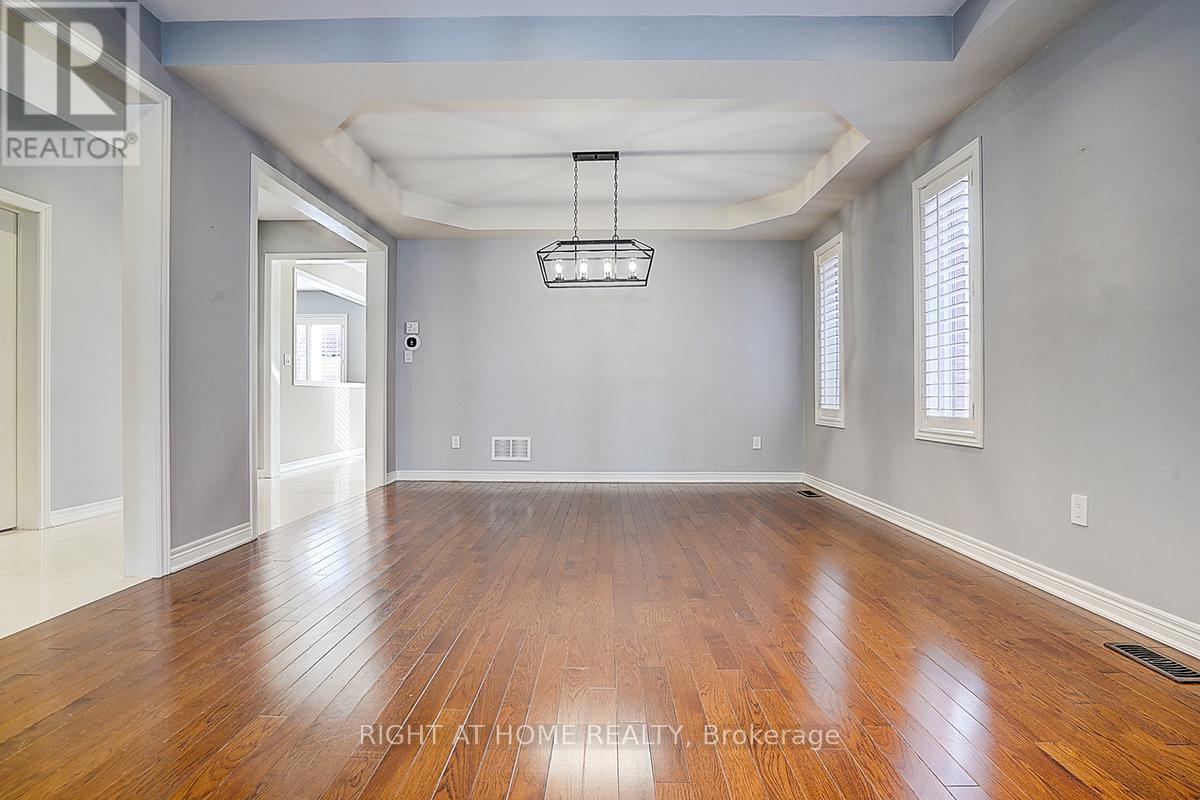 1209 Mctavish Drive, Newmarket, Ontario  L3X 0A9 - Photo 32 - N12898386