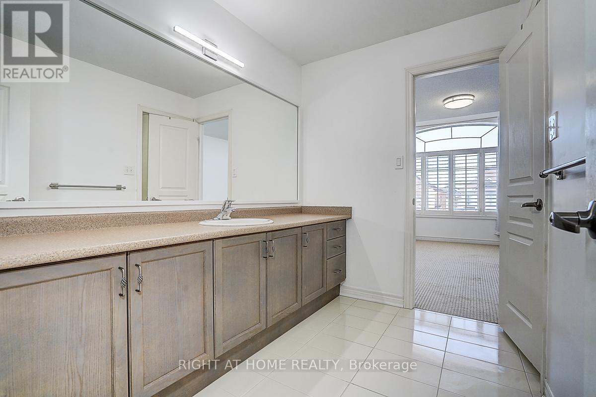 1209 Mctavish Drive, Newmarket, Ontario  L3X 0A9 - Photo 26 - N12898386