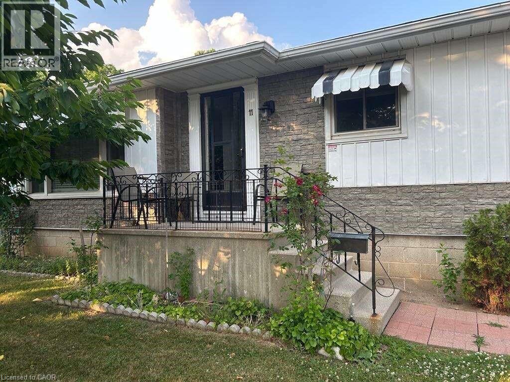 11 James Avenue, Brantford, Ontario  N3S 6Y2 - Photo 2 - 40809791