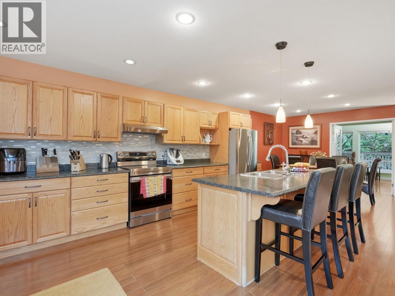 9439 Snowberry Court, Burnaby, British Columbia  V5A 4A6 - Photo 4 - R3115042