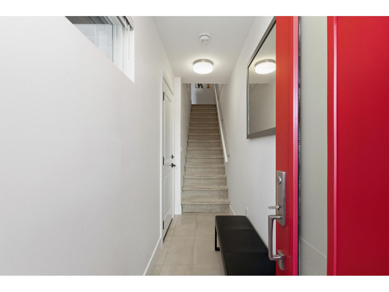 102 17568 57a Avenue, Surrey, British Columbia  V3S 7V2 - Photo 3 - R3114763