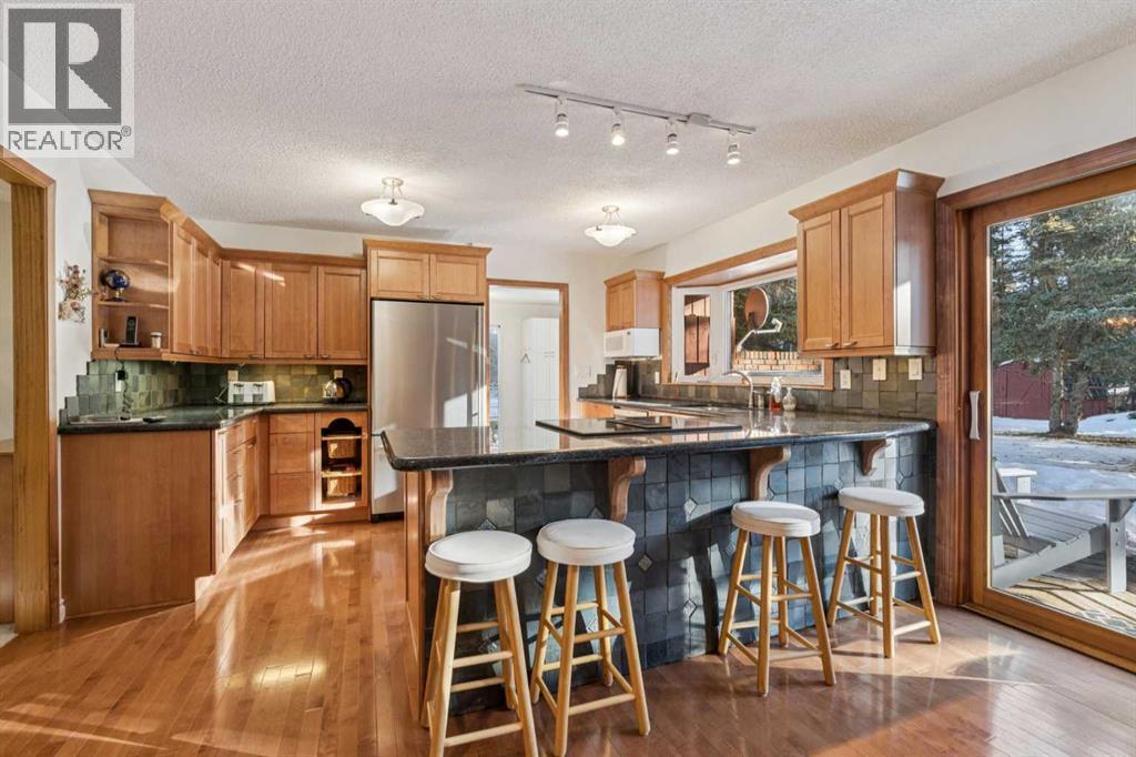 28 Wolf Drive, Rural Rocky View County, Alberta  T3Z 1A3 - Photo 6 - A2278748