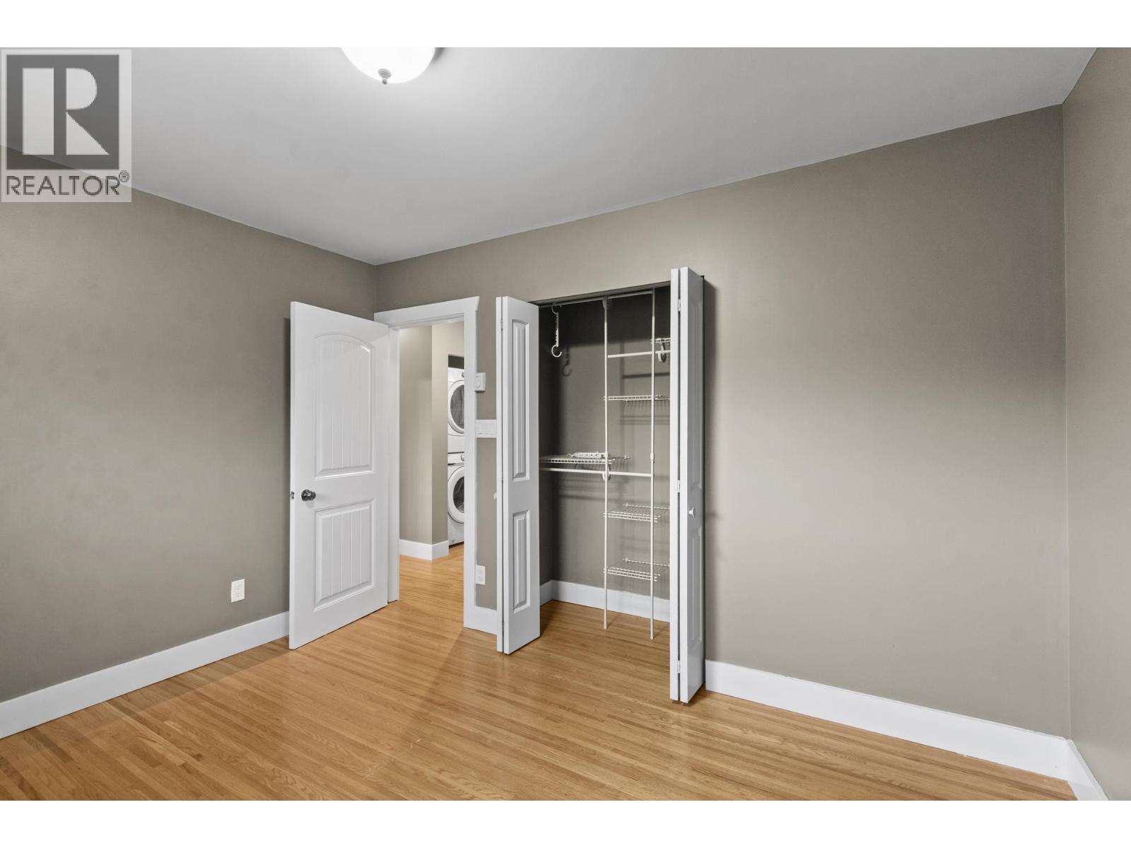 5745 Laurel Street, Burnaby, British Columbia  V5G 1N4 - Photo 13 - R3098974