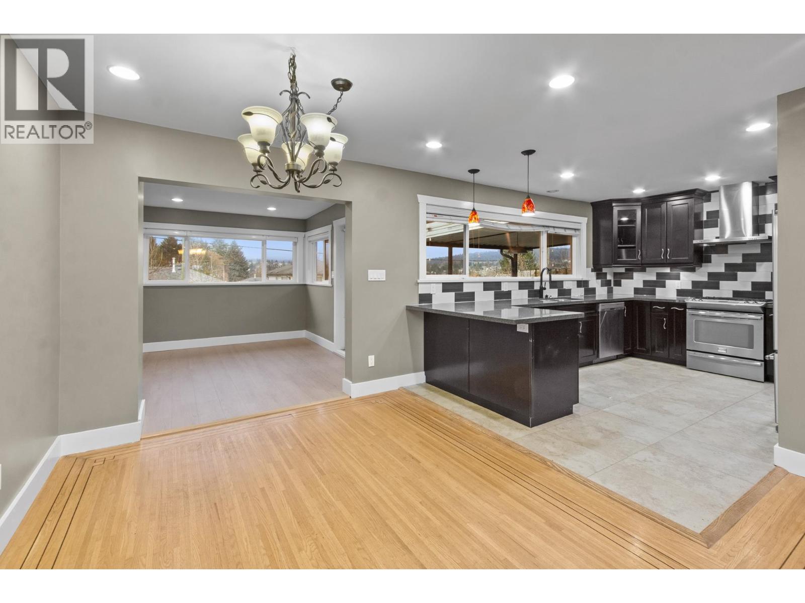 5745 Laurel Street, Burnaby, British Columbia  V5G 1N4 - Photo 5 - R3098974