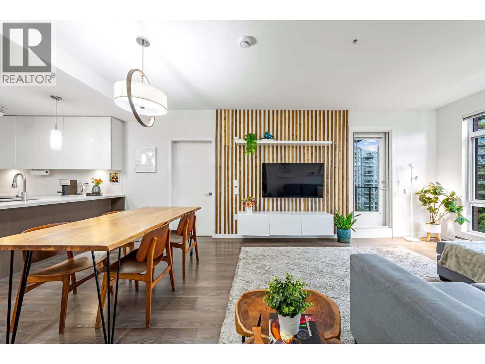 328 22 E ROYAL AVENUE, New Westminster, British Columbia