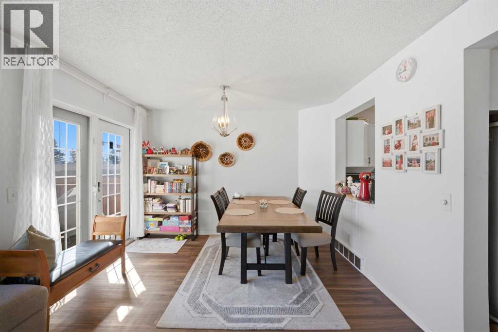 80 Martinglen Way Ne, Calgary, Alberta  T3J 3J1 - Photo 8 - A2301073