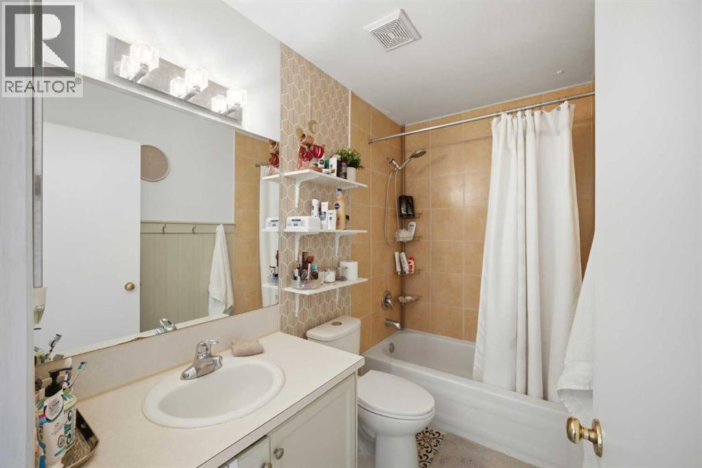 80 Martinglen Way Ne, Calgary, Alberta  T3J 3J1 - Photo 25 - A2301073