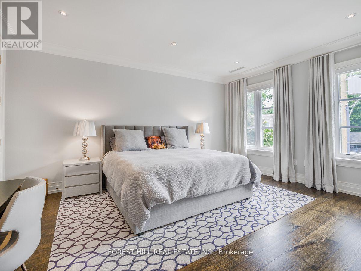 19 VESTA DRIVE Toronto (Forest Hill South), ON M5P 2Z4