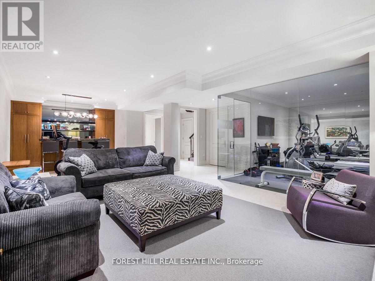 19 VESTA DRIVE Toronto (Forest Hill South), ON M5P 2Z4