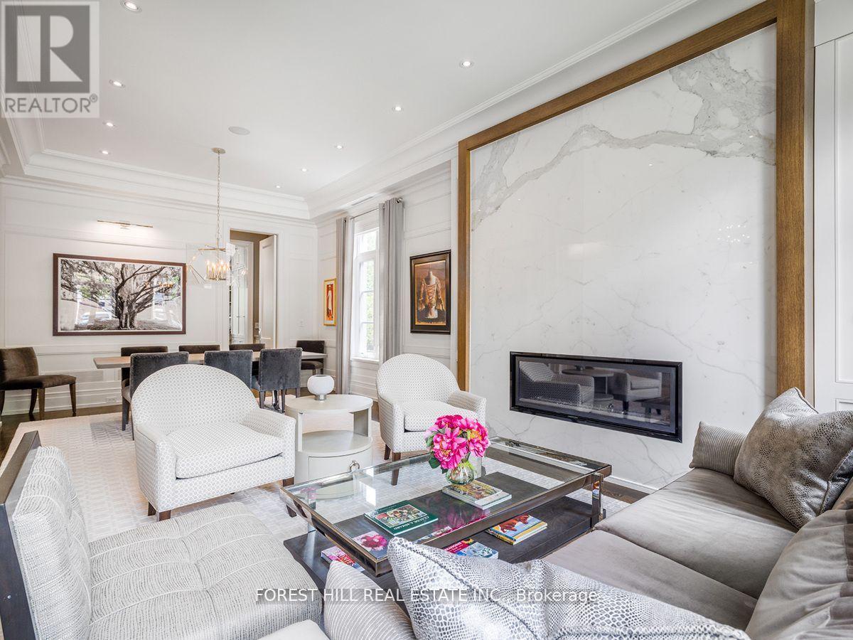 19 VESTA DRIVE Toronto (Forest Hill South), ON M5P 2Z4