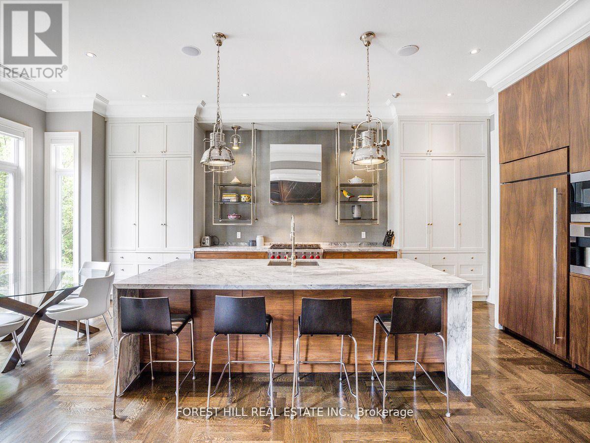 19 VESTA DRIVE Toronto (Forest Hill South), ON M5P 2Z4