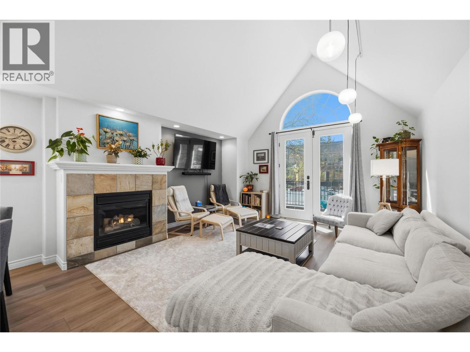 1065 Churchill Avenue Unit# 201, Penticton, British Columbia  V2A 9A7 - Photo 4 - 10384411