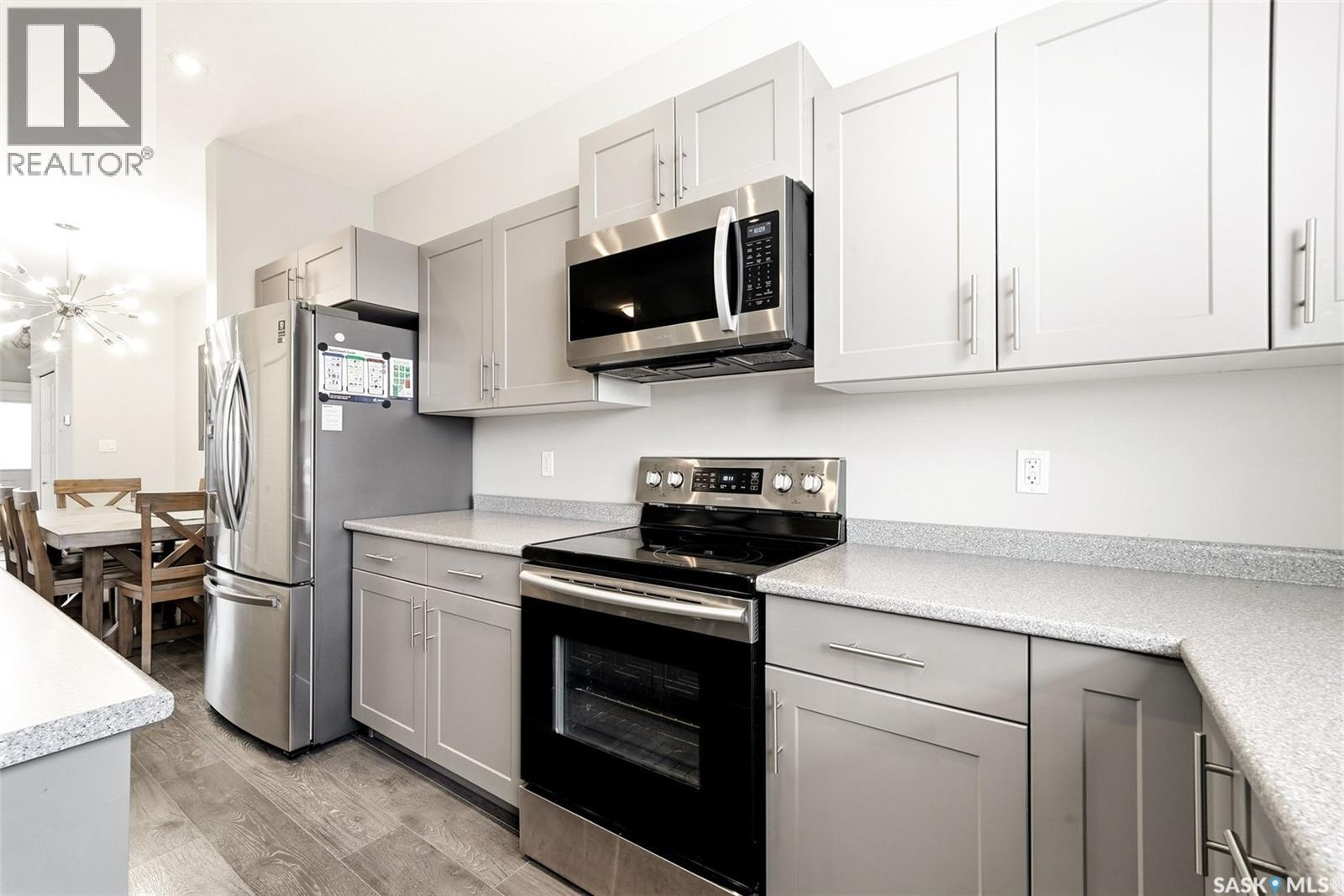 4371 James Hill Road, Regina, Saskatchewan  S4W 0L4 - Photo 10 - SK033774