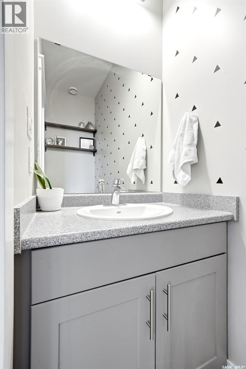 4371 James Hill Road, Regina, Saskatchewan  S4W 0L4 - Photo 13 - SK033774