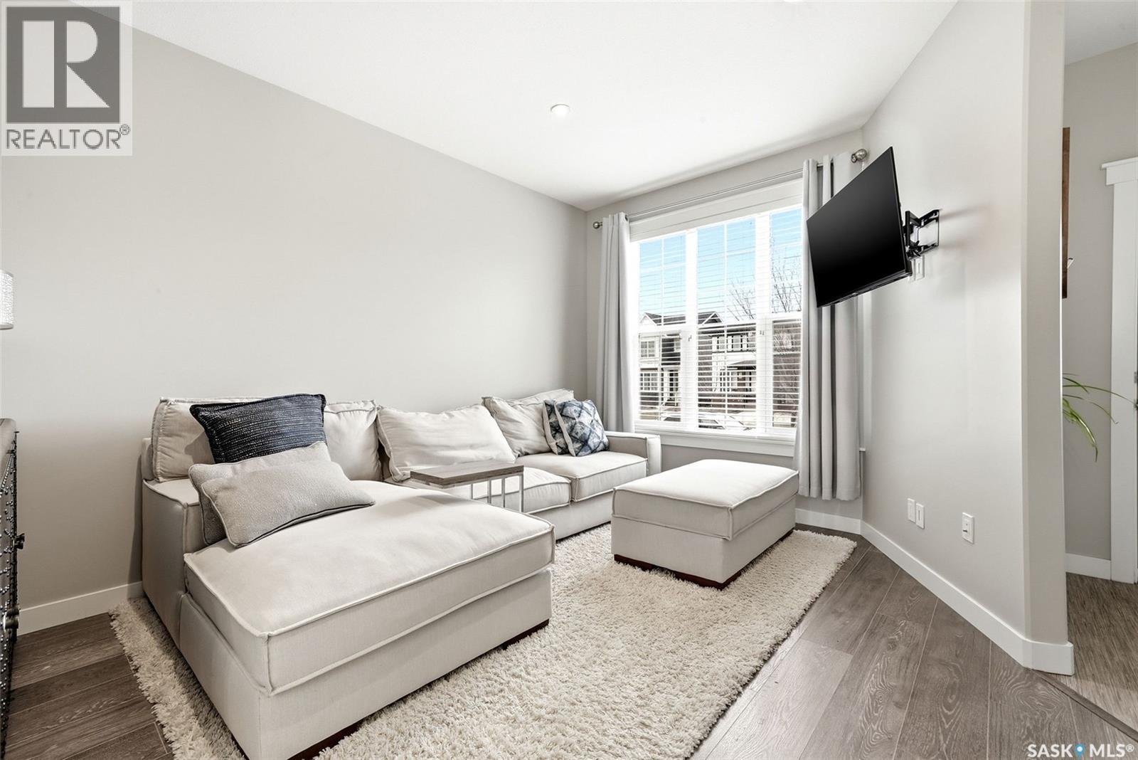 4371 James Hill Road, Regina, Saskatchewan  S4W 0L4 - Photo 5 - SK033774