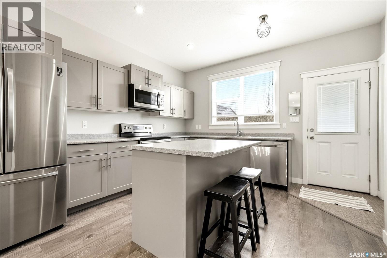 4371 James Hill Road, Regina, Saskatchewan  S4W 0L4 - Photo 7 - SK033774