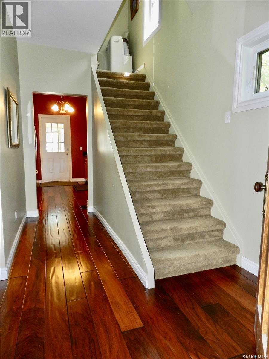 1121 6th Avenue Nw, Moose Jaw, Saskatchewan  S6H 4A7 - Photo 3 - SK033762