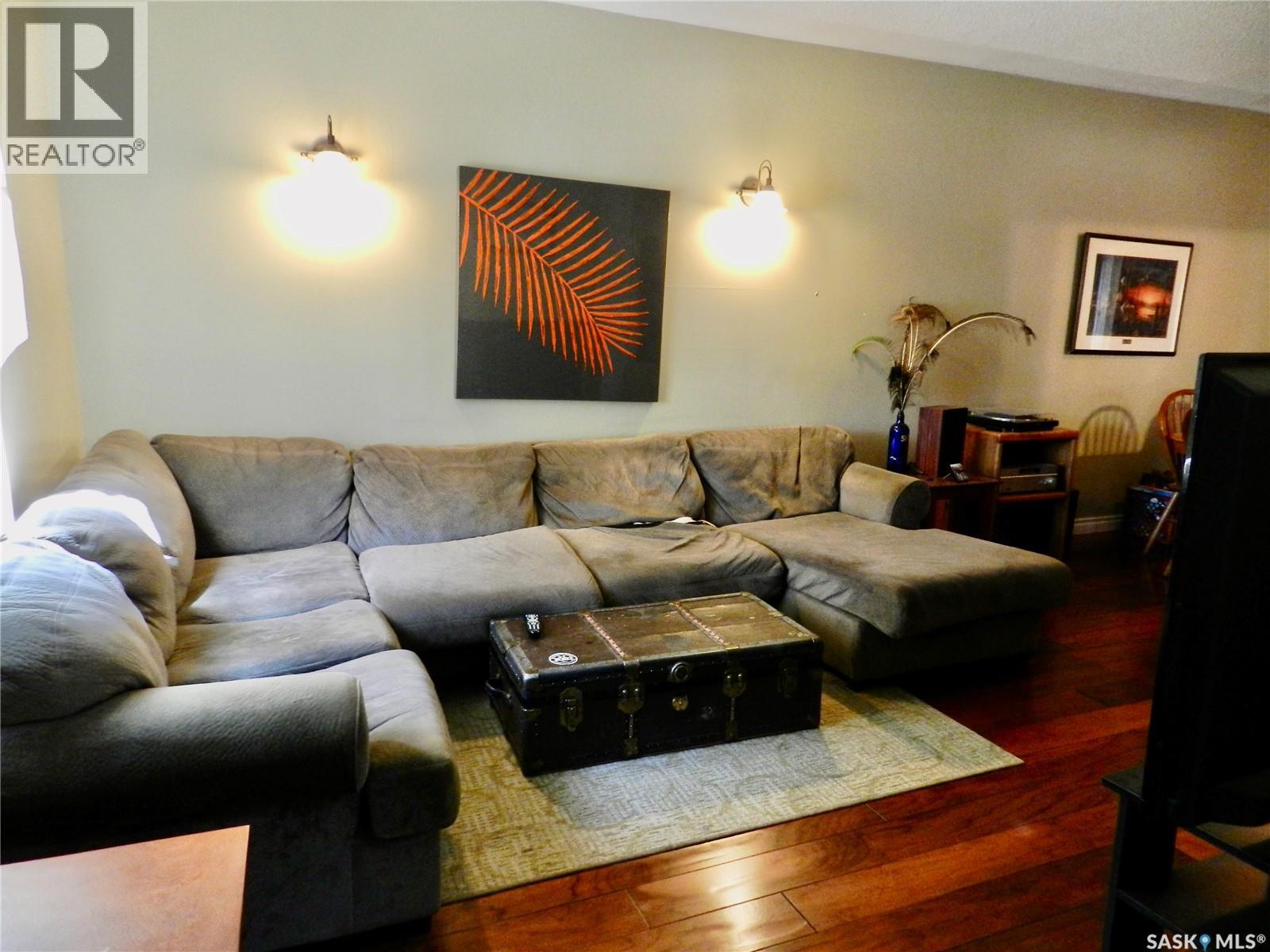 1121 6th Avenue Nw, Moose Jaw, Saskatchewan  S6H 4A7 - Photo 4 - SK033762