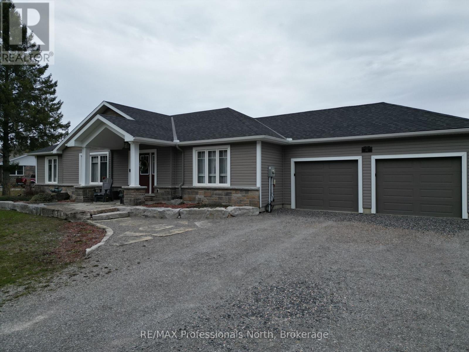 192 Bobcaygeon Road, Minden Hills, Ontario  K0M 2K0 - Photo 3 - X13003500