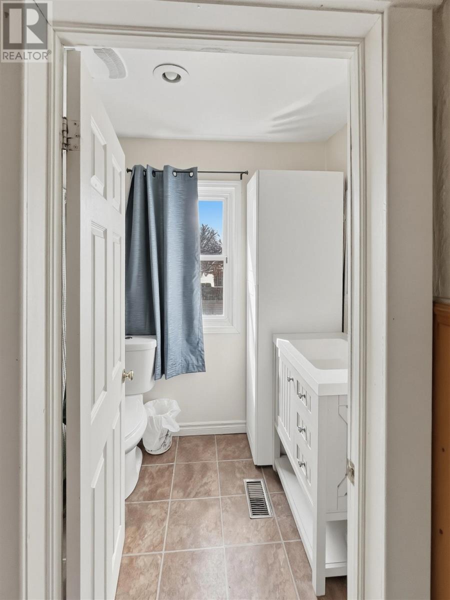 86 Pardee Ave, Sault Ste Marie, Ontario  P6B 1W3 - Photo 10 - SM260683