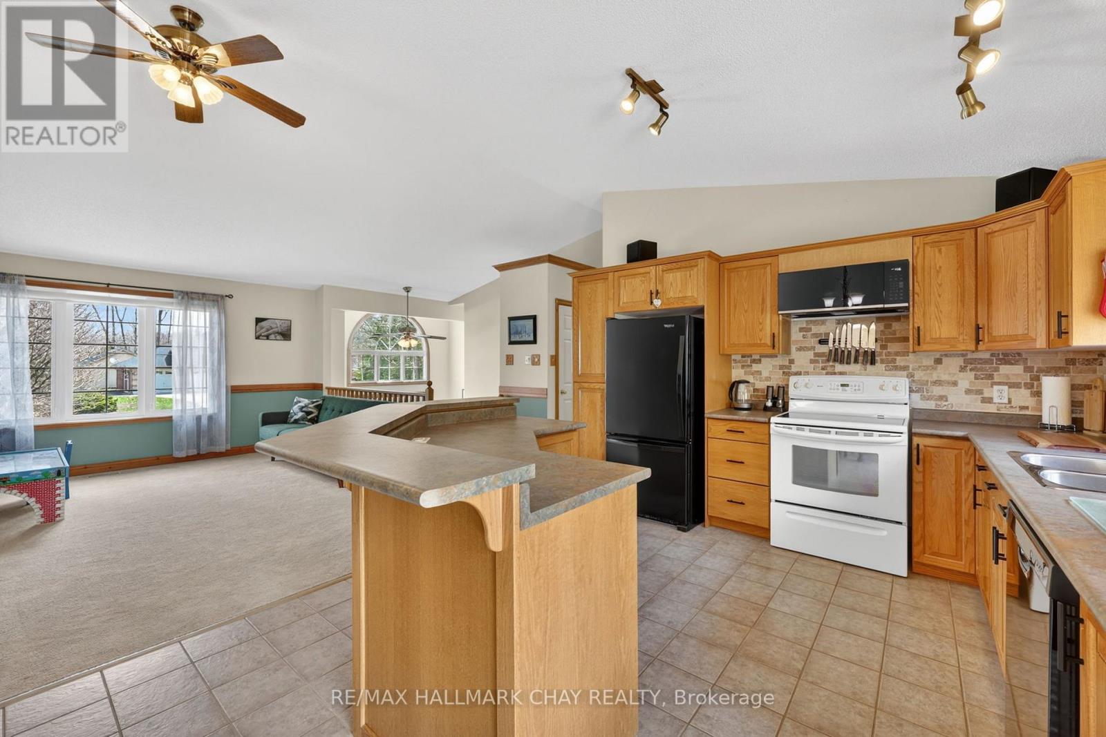 34 Rodrium Road, Wasaga Beach, Ontario  L9Z 1R5 - Photo 16 - S13036886