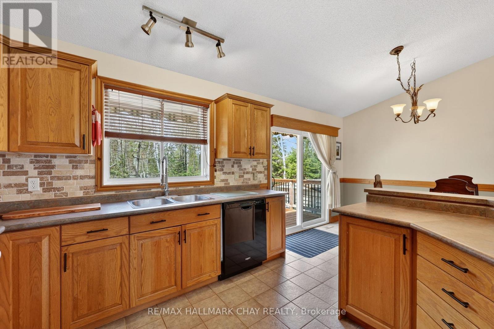 34 Rodrium Road, Wasaga Beach, Ontario  L9Z 1R5 - Photo 18 - S13036886