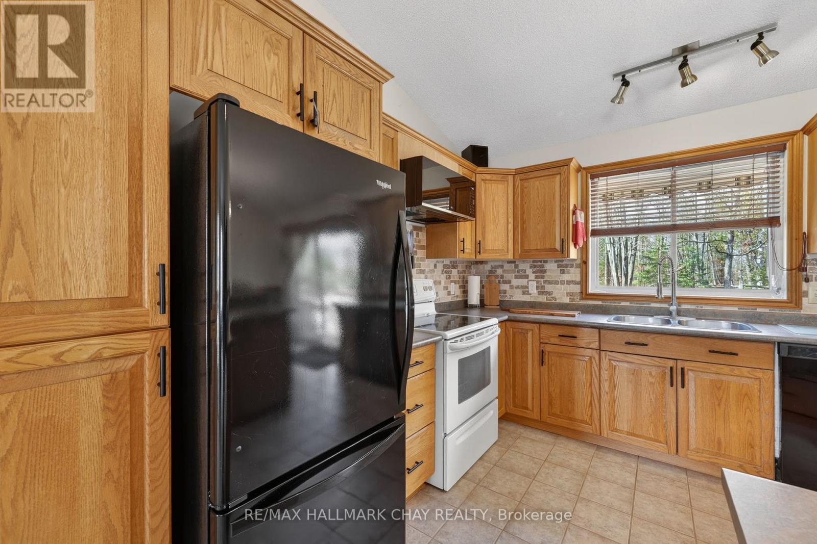 34 Rodrium Road, Wasaga Beach, Ontario  L9Z 1R5 - Photo 19 - S13036886