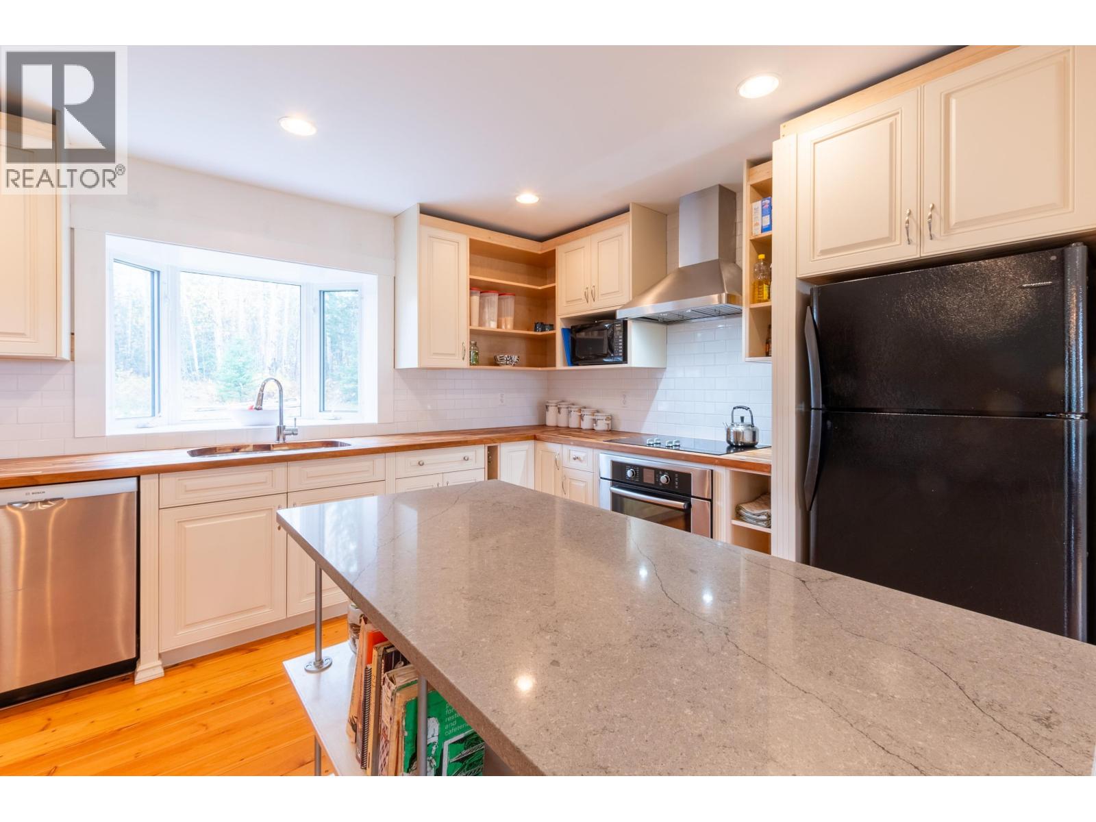 37729 Upper Fraser Road, Prince George, British Columbia  V0J 3M0 - Photo 8 - R3115103