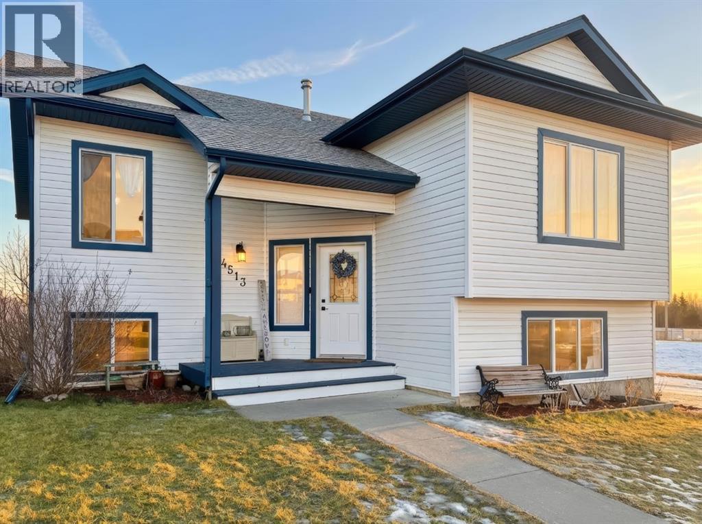 4513 44 Avenue Close, Rocky Mountain House, Alberta  T4T 0A5 - Photo 1 - A2279804