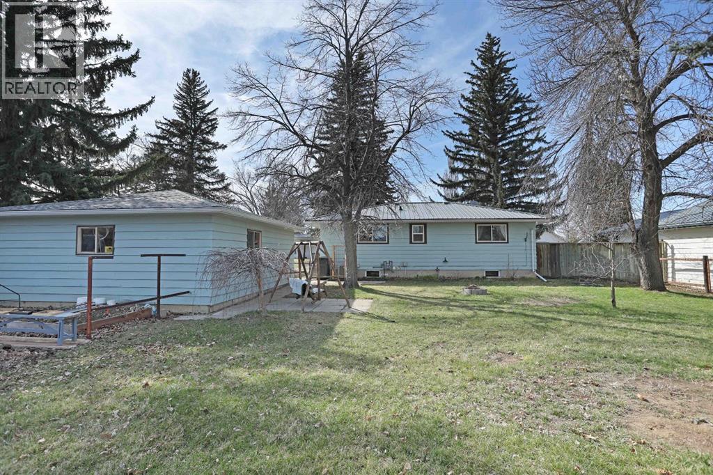 215 1 Street E, Duchess, Alberta  T0J 0Z0 - Photo 37 - A2304176