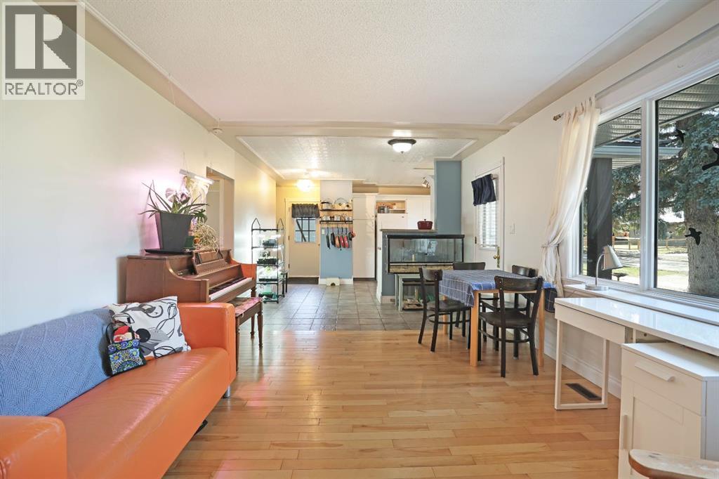 215 1 Street E, Duchess, Alberta  T0J 0Z0 - Photo 12 - A2304176