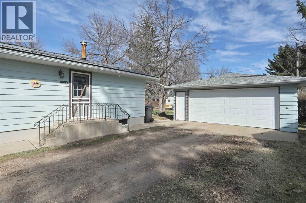 215 1 Street E, Duchess, Alberta  T0J 0Z0 - Photo 34 - A2304176