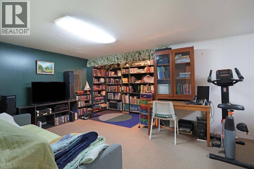 215 1 Street E, Duchess, Alberta  T0J 0Z0 - Photo 25 - A2304176