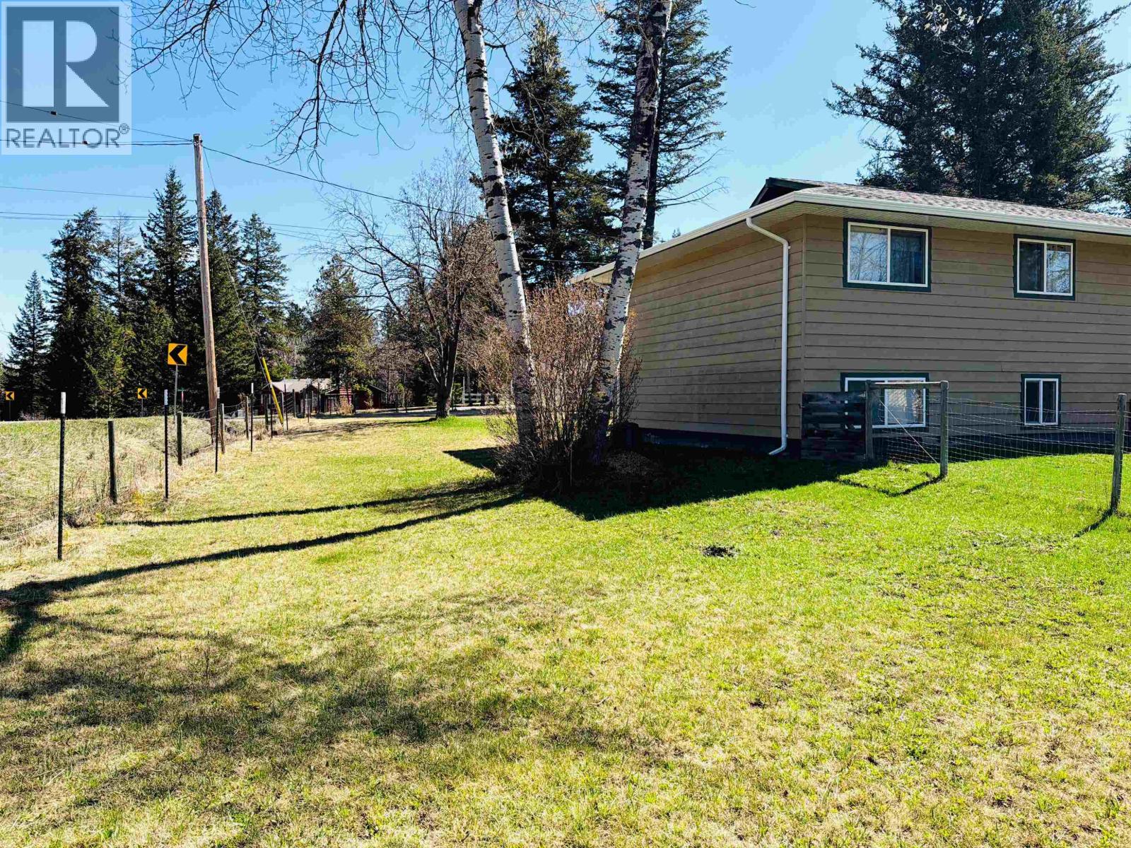 4765 Chilcotin Crescent, 108 Mile Ranch, British Columbia  V0K 2Z0 - Photo 36 - R3115159