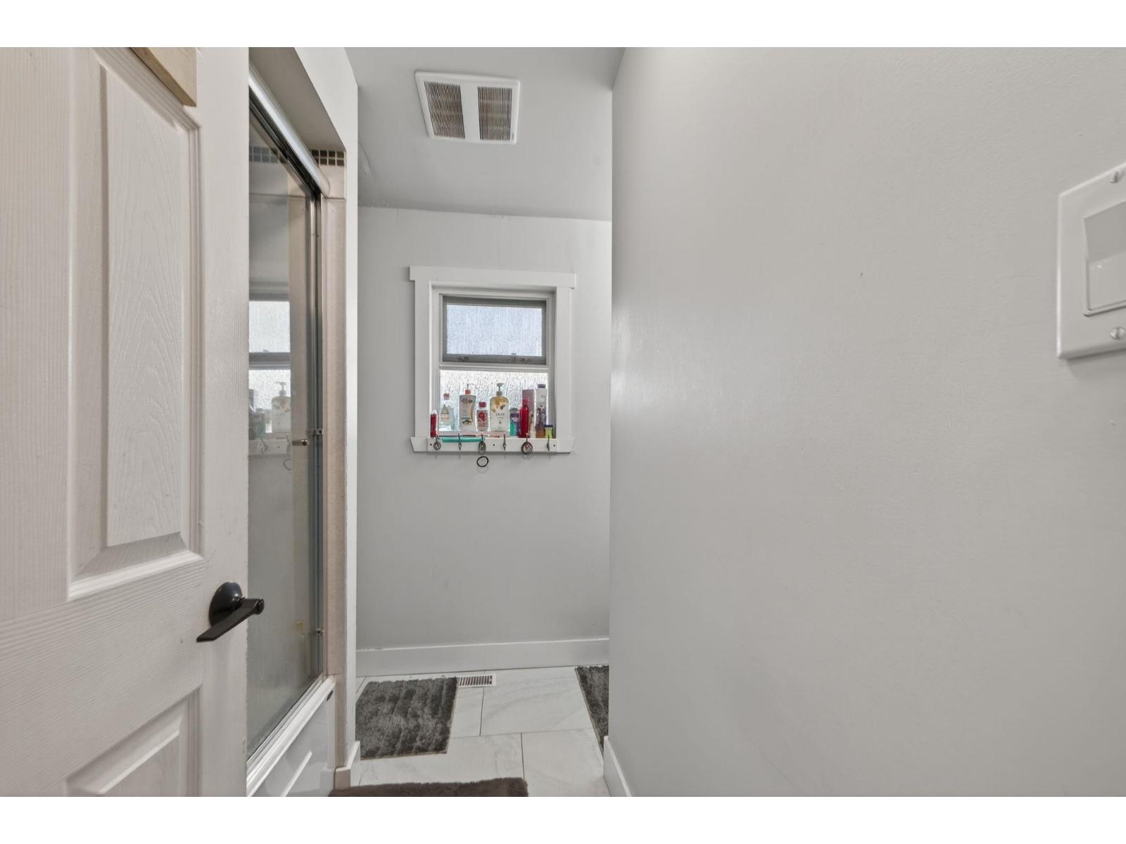 2924 Old Clayburn Road, Abbotsford, British Columbia  V2S 4G7 - Photo 10 - R3113427