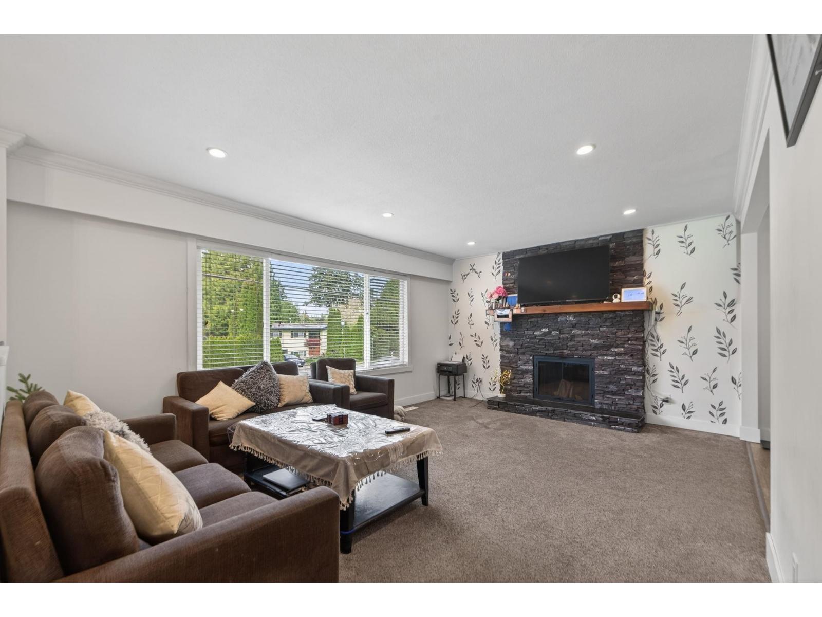 2924 Old Clayburn Road, Abbotsford, British Columbia  V2S 4G7 - Photo 4 - R3113427