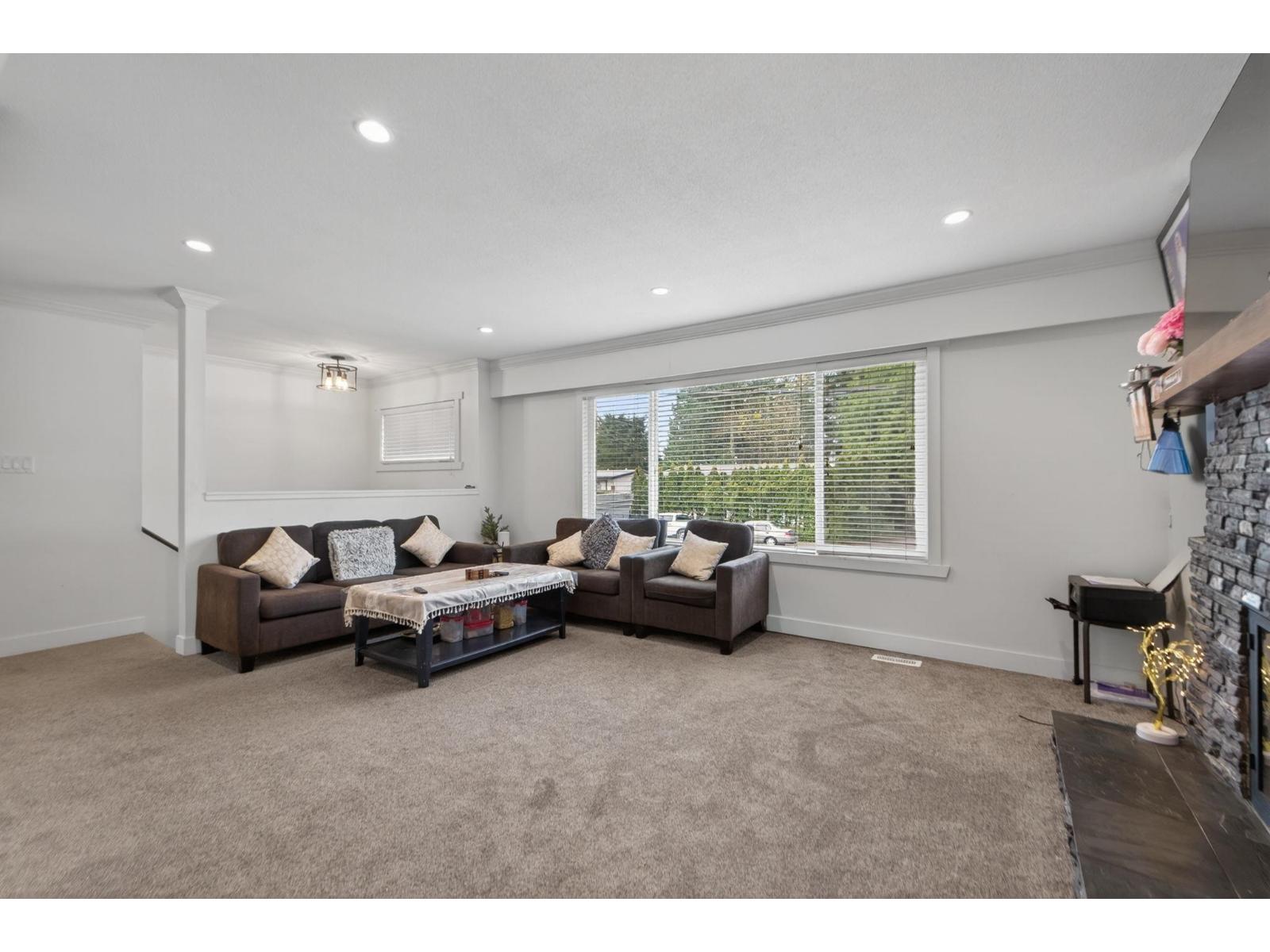 2924 Old Clayburn Road, Abbotsford, British Columbia  V2S 4G7 - Photo 5 - R3113427