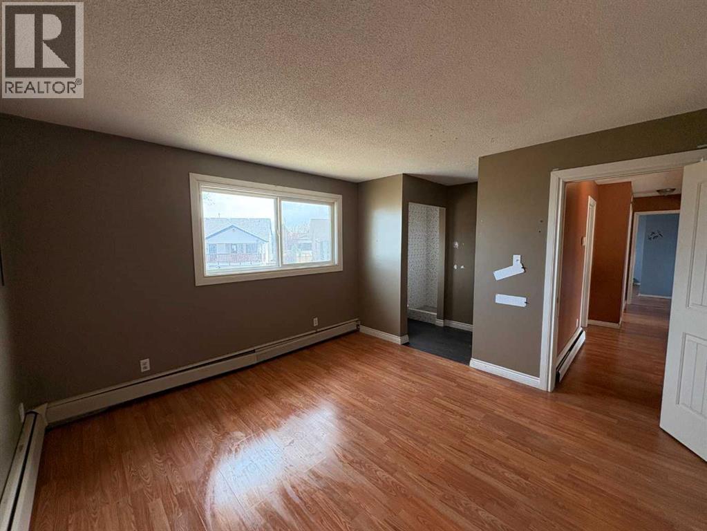 5816 60 Avenue, Rocky Mountain House, Alberta  T4T 1K2 - Photo 3 - A2303623