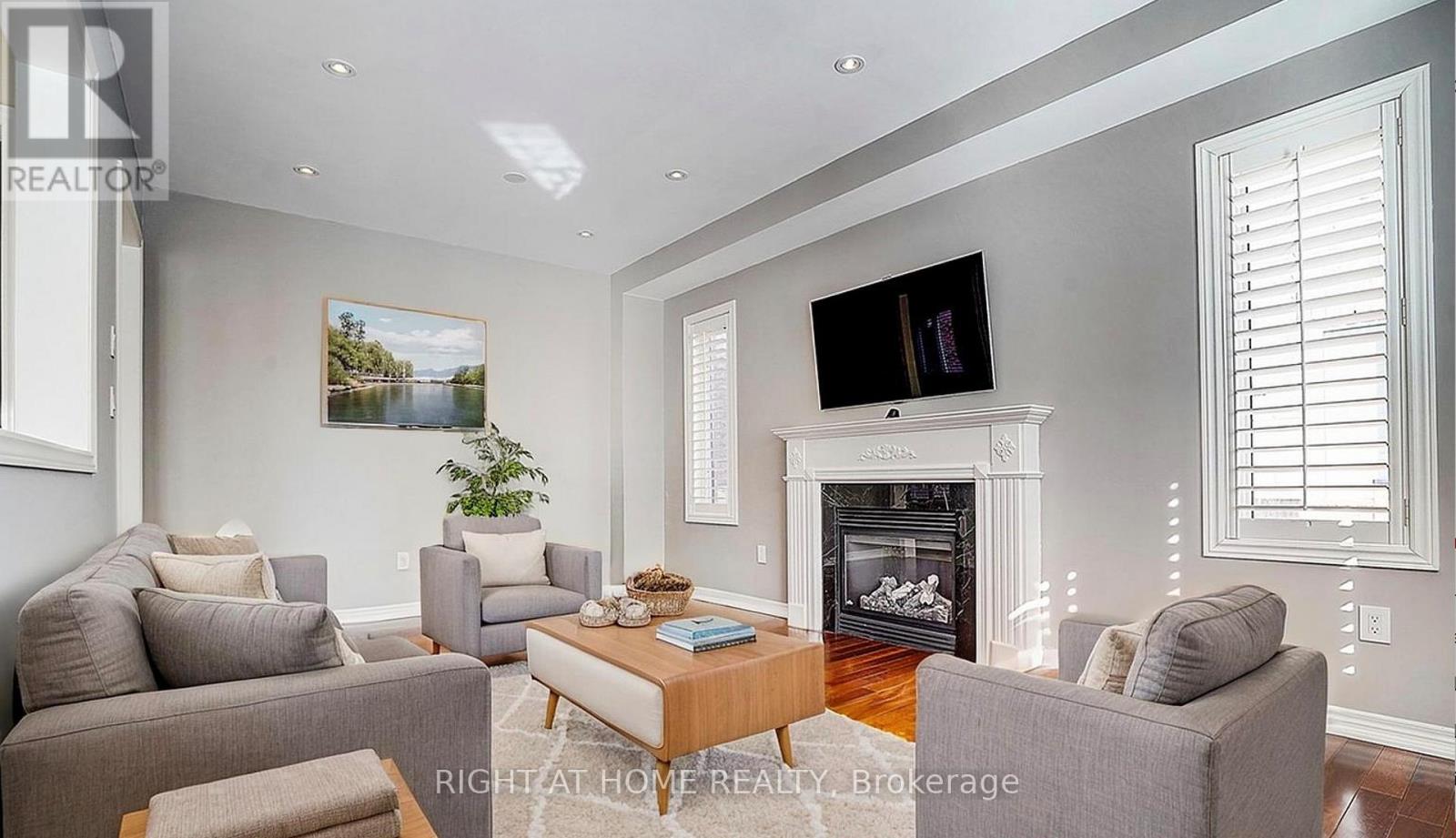 1209 Mctavish Drive, Newmarket, Ontario  L3X 0A9 - Photo 33 - N12898386