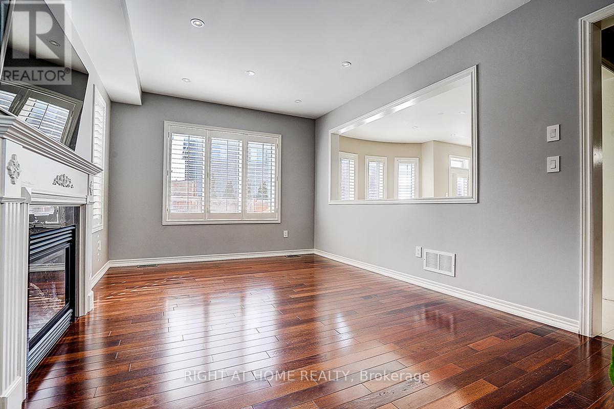 1209 Mctavish Drive, Newmarket, Ontario  L3X 0A9 - Photo 35 - N12898386