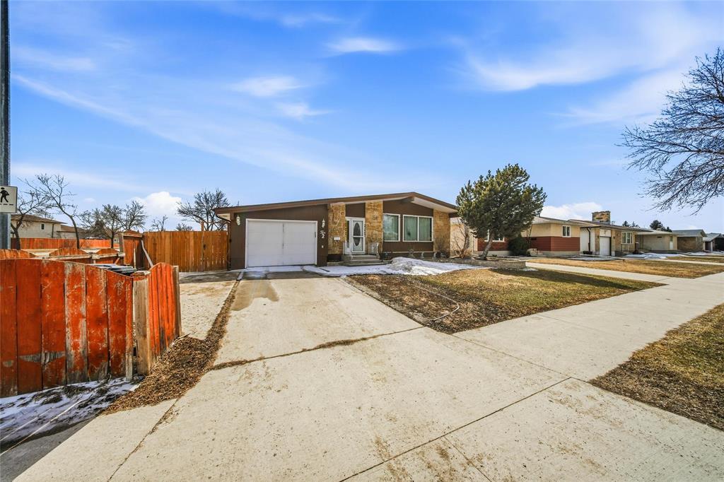 2 Leamen Crescent, Winnipeg, Manitoba  R2P 0N8 - Photo 33 - 202608079