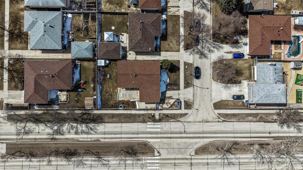 2 Leamen Crescent, Winnipeg, Manitoba  R2P 0N8 - Photo 26 - 202608079